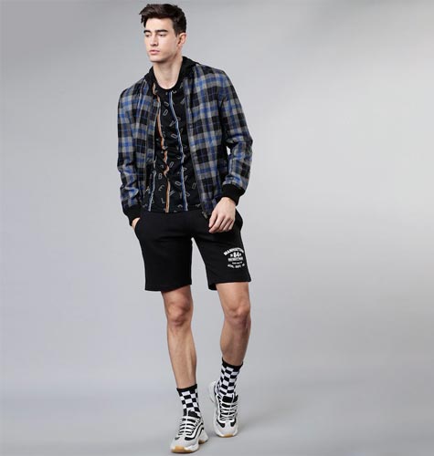 Men Black Solid Slim Fit Regular Shorts